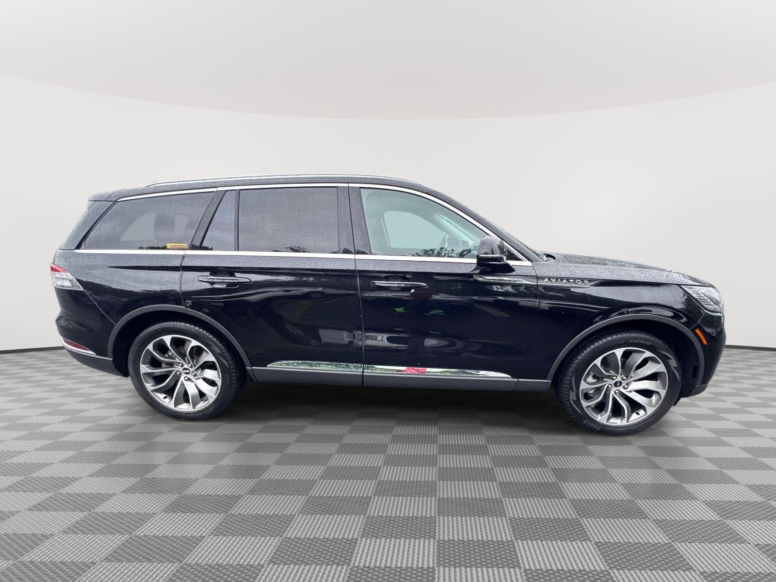2025 Lincoln Aviator — detail view