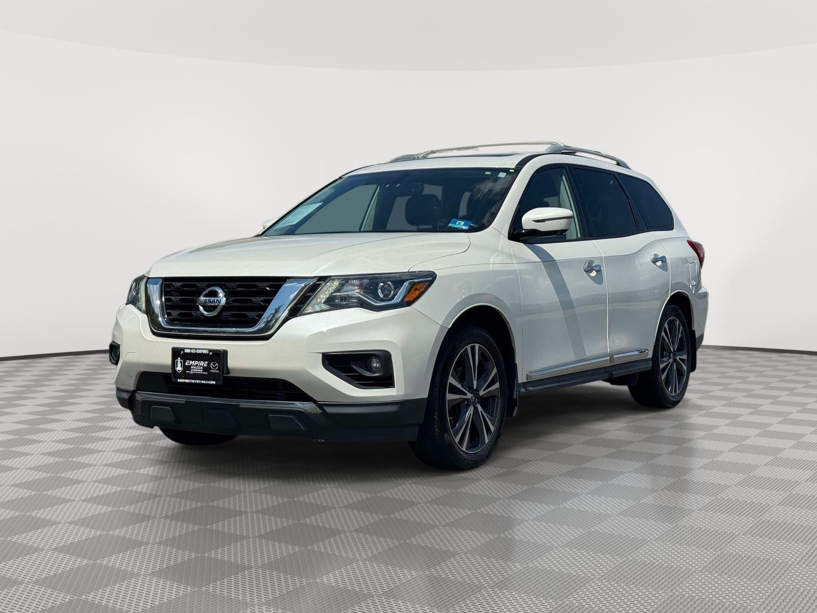 2018 Nissan Pathfinder — side profile view