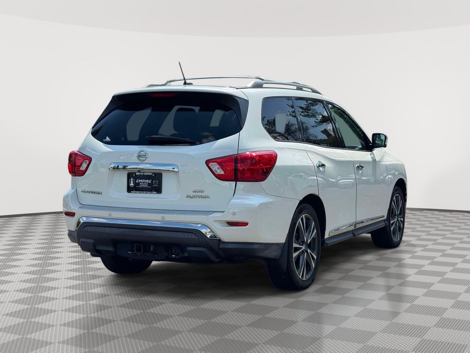 2018 Nissan Pathfinder — interior view